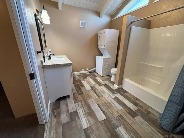 $4,450 | 514 South The Strand, Unit D, Oceanside, CA 92054