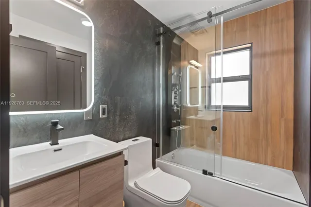 $3,600 | 601 Southwest 1st Street, Hallandale Beach, FL 33009