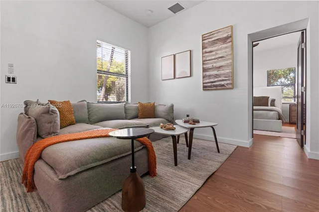 $3,600 | 601 Southwest 1st Street, Hallandale Beach, FL 33009