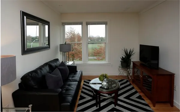 $4,300 | 87 New Street, Unit 211, Cambridge, MA 02138