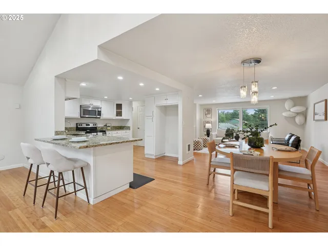 $639,900 | 106 Southeast 152nd Avenue, Vancouver, WA 98684