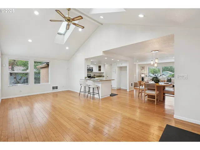 $639,900 | 106 Southeast 152nd Avenue, Vancouver, WA 98684