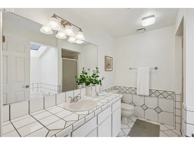 $639,900 | 106 Southeast 152nd Avenue, Vancouver, WA 98684