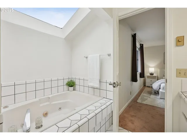 $639,900 | 106 Southeast 152nd Avenue, Vancouver, WA 98684