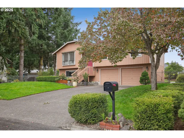$639,900 | 106 Southeast 152nd Avenue, Vancouver, WA 98684