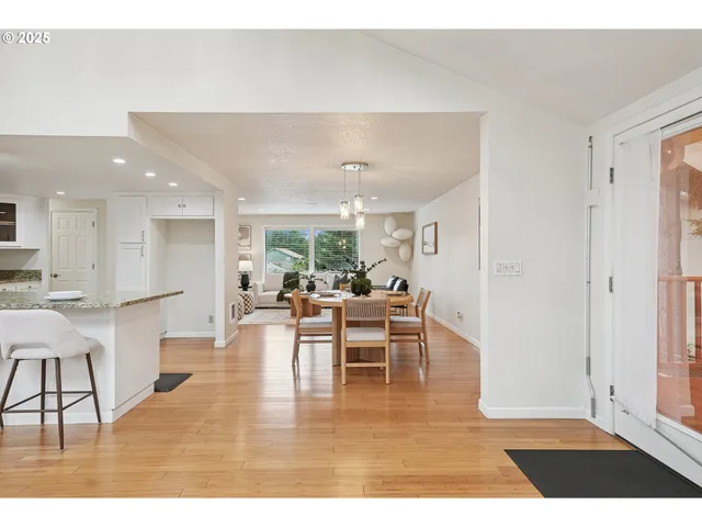 $639,900 | 106 Southeast 152nd Avenue, Vancouver, WA 98684