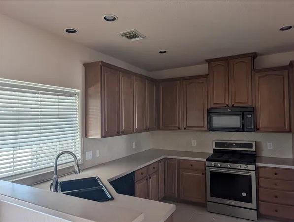 $2,595 | 1915 Running Bear Trail, Crosby, TX 77532