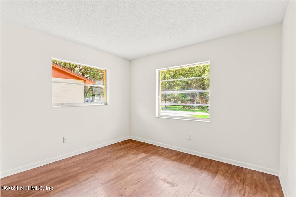 968 Espinado Avenue St. Augustine, FL 32086 - Photo 21 of 36 an empty room with a window