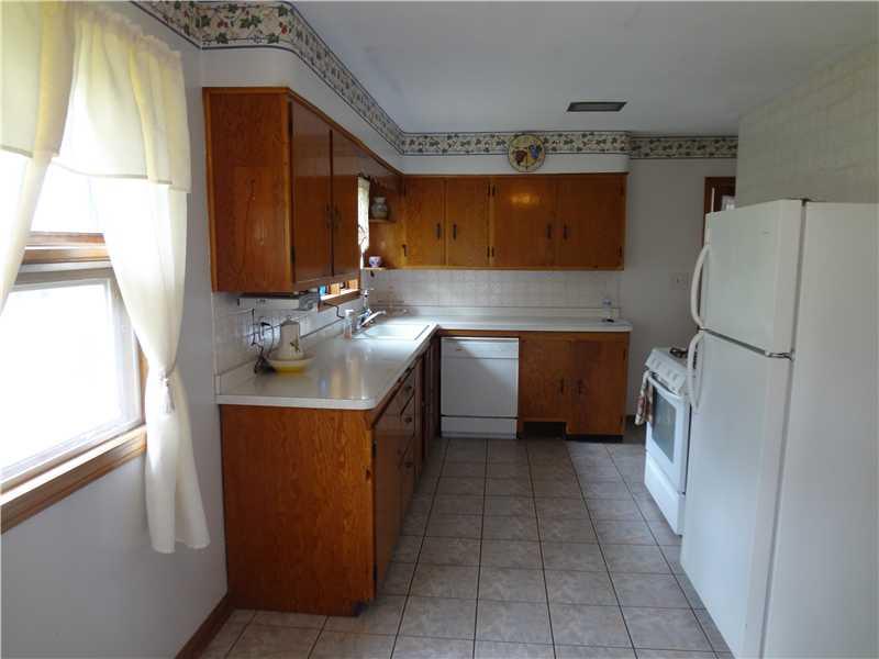 1295 Savannah Road New Castle, PA 16101 - Photo 7 of 15 Kitchen.