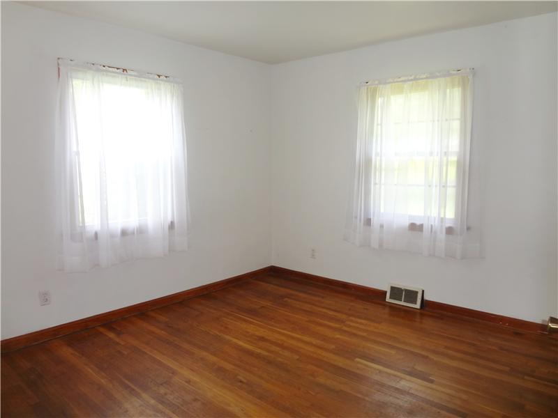 1295 Savannah Road New Castle, PA 16101 - Photo 9 of 15 Bedroom.