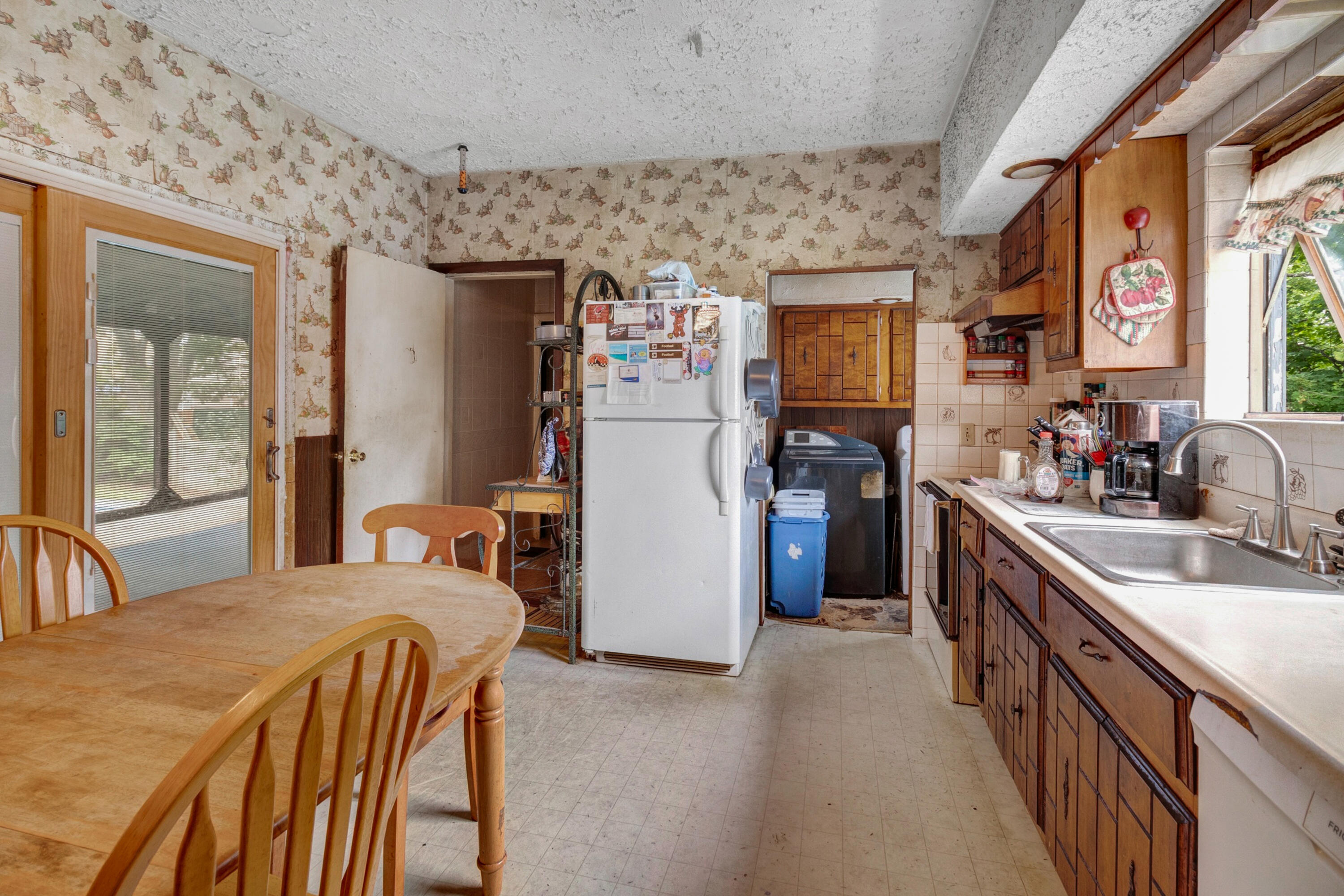 17 Fulton Street Auburn, ME 04210 - Photo 6 of 28 17 Fulton Auburn-17