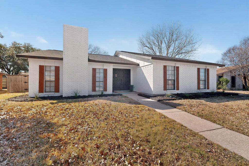 816 Cross Bend Road Plano, TX 75023 - Photo 3 of 27