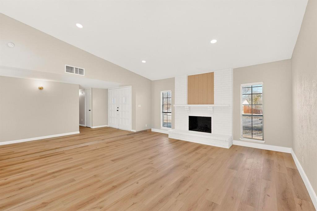 816 Cross Bend Road Plano, TX 75023 - Photo 6 of 27