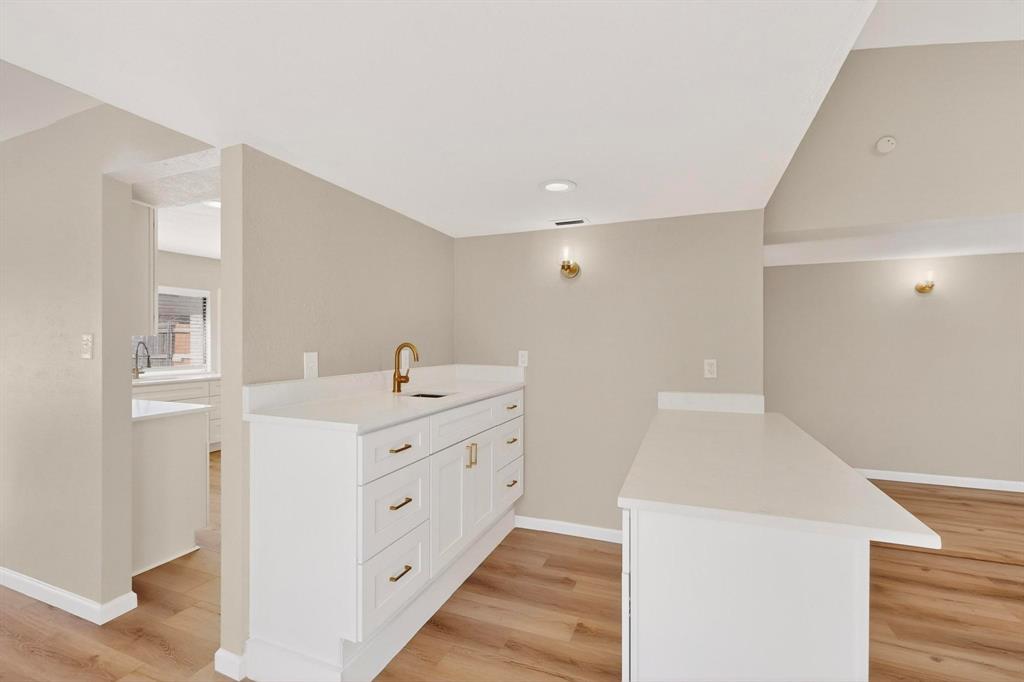 816 Cross Bend Road Plano, TX 75023 - Photo 8 of 27