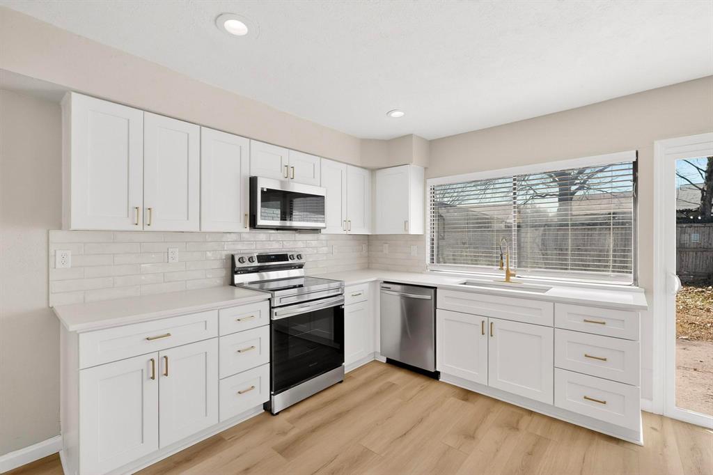 816 Cross Bend Road Plano, TX 75023 - Photo 10 of 27