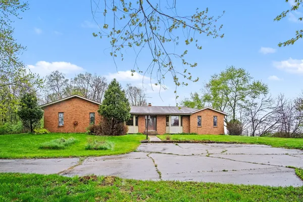 $585,000 | 655 48th Avenue, Coopersville, MI 49404