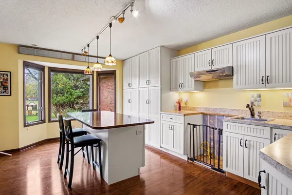 $585,000 | 655 48th Avenue, Coopersville, MI 49404