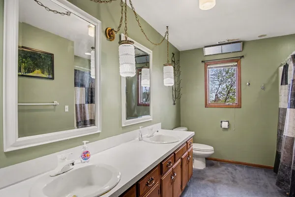 $585,000 | 655 48th Avenue, Coopersville, MI 49404