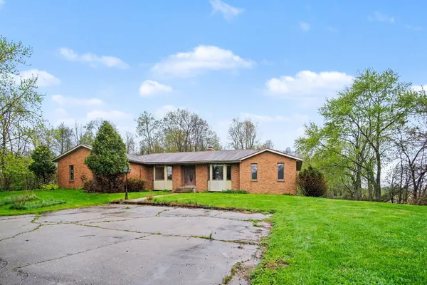 $585,000 | 655 48th Avenue, Coopersville, MI 49404