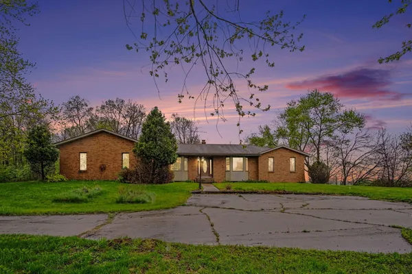 $585,000 | 655 48th Avenue, Coopersville, MI 49404