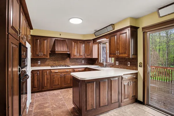 $585,000 | 655 48th Avenue, Coopersville, MI 49404