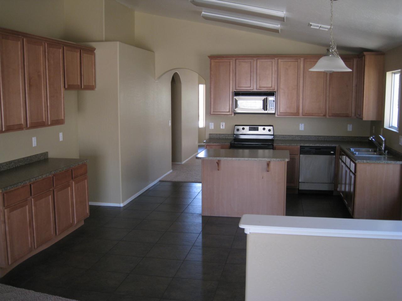 2030 West Carson Road Phoenix, AZ 85041 - Photo 10 of 20 10