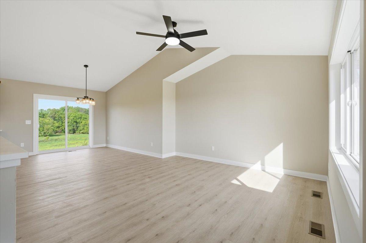 251 Prairie Road New Richmond, WI 54017 - Photo 7 of 17