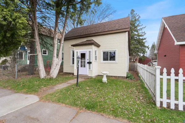 $139,900 | 2436 Oakes Avenue, Superior, WI 54880