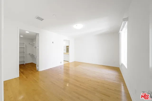 $1,147,000 | 4100 Wilshire Boulevard, Unit 303, Los Angeles, CA 90010