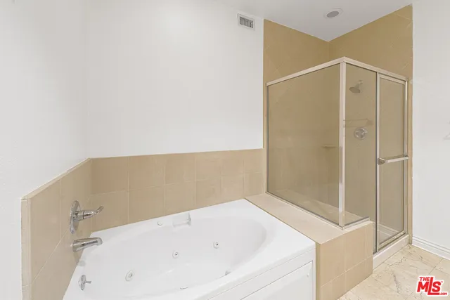 $1,147,000 | 4100 Wilshire Boulevard, Unit 303, Los Angeles, CA 90010