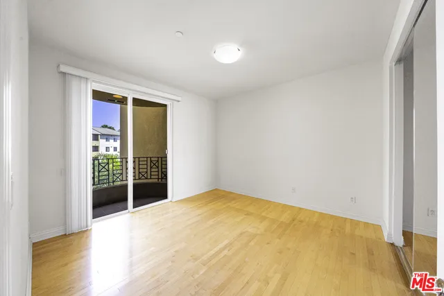 $1,147,000 | 4100 Wilshire Boulevard, Unit 303, Los Angeles, CA 90010