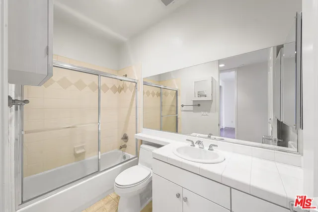 $1,147,000 | 4100 Wilshire Boulevard, Unit 303, Los Angeles, CA 90010