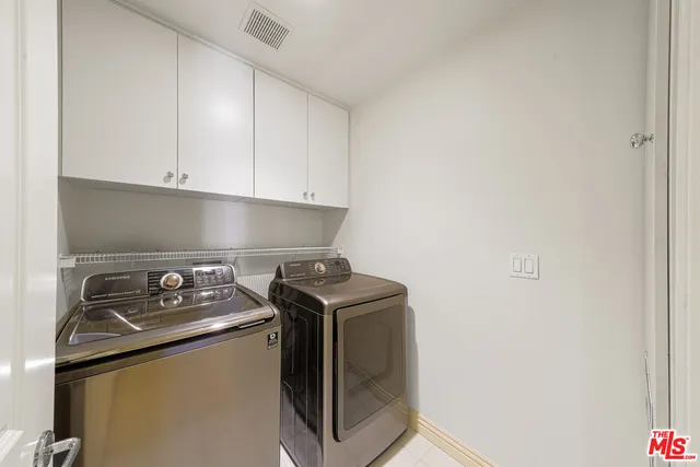$1,147,000 | 4100 Wilshire Boulevard, Unit 303, Los Angeles, CA 90010