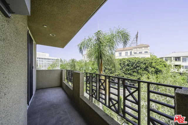 $1,147,000 | 4100 Wilshire Boulevard, Unit 303, Los Angeles, CA 90010