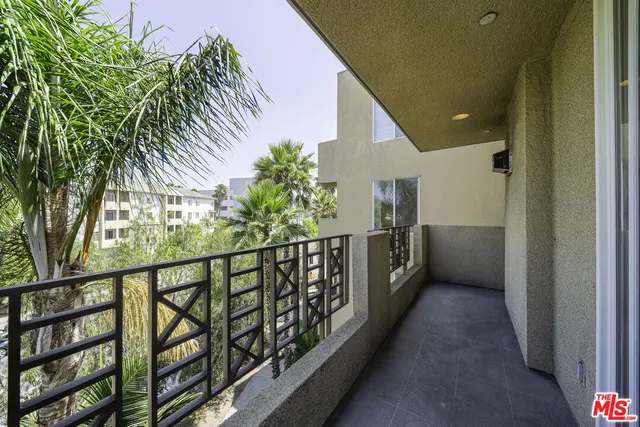$1,147,000 | 4100 Wilshire Boulevard, Unit 303, Los Angeles, CA 90010