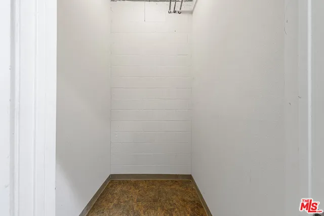 $1,147,000 | 4100 Wilshire Boulevard, Unit 303, Los Angeles, CA 90010