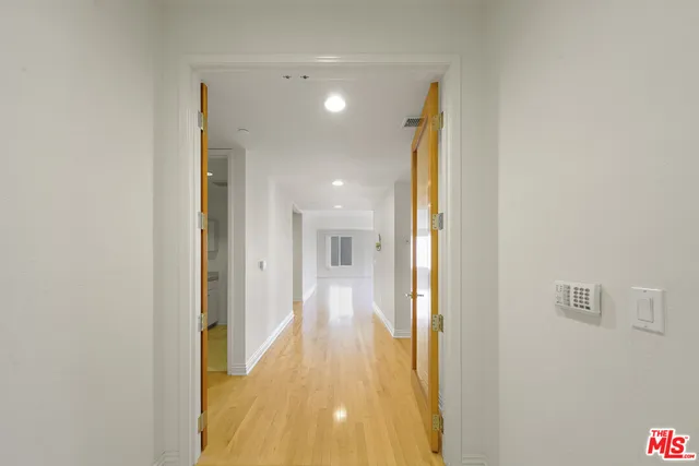 $1,147,000 | 4100 Wilshire Boulevard, Unit 303, Los Angeles, CA 90010