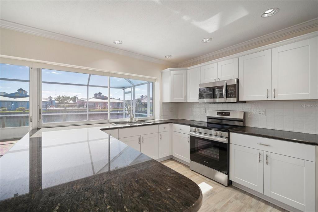 910 Spindle Palm Way Apollo Beach, FL 33572 - Photo 9 of 41