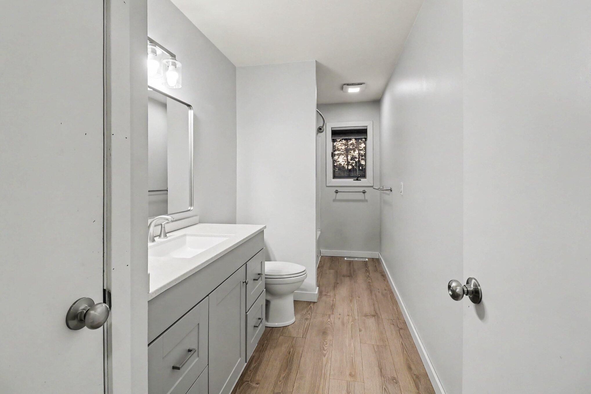 4890 West Kinney Road Ludington, MI 49431 - Photo 14 of 31 Upstairs Bathroom