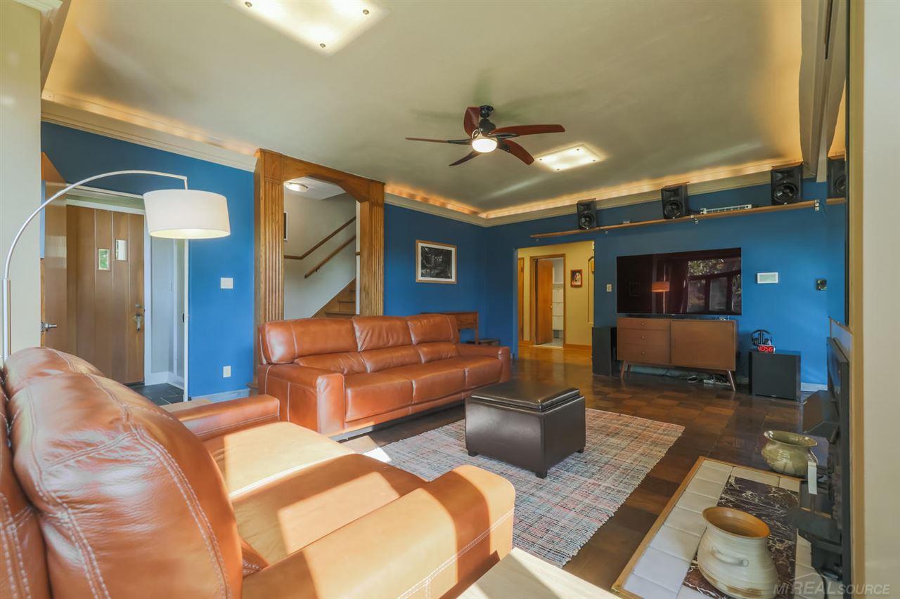 1600 Prestwick Road Grosse Pointe Woods, MI 48236 - Photo 4 of 21