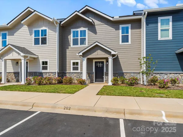 $249,000 | 202 Beacon Avenue, Morganton, NC 28655