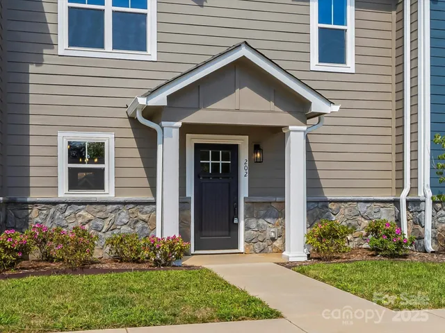 $249,000 | 202 Beacon Avenue, Morganton, NC 28655