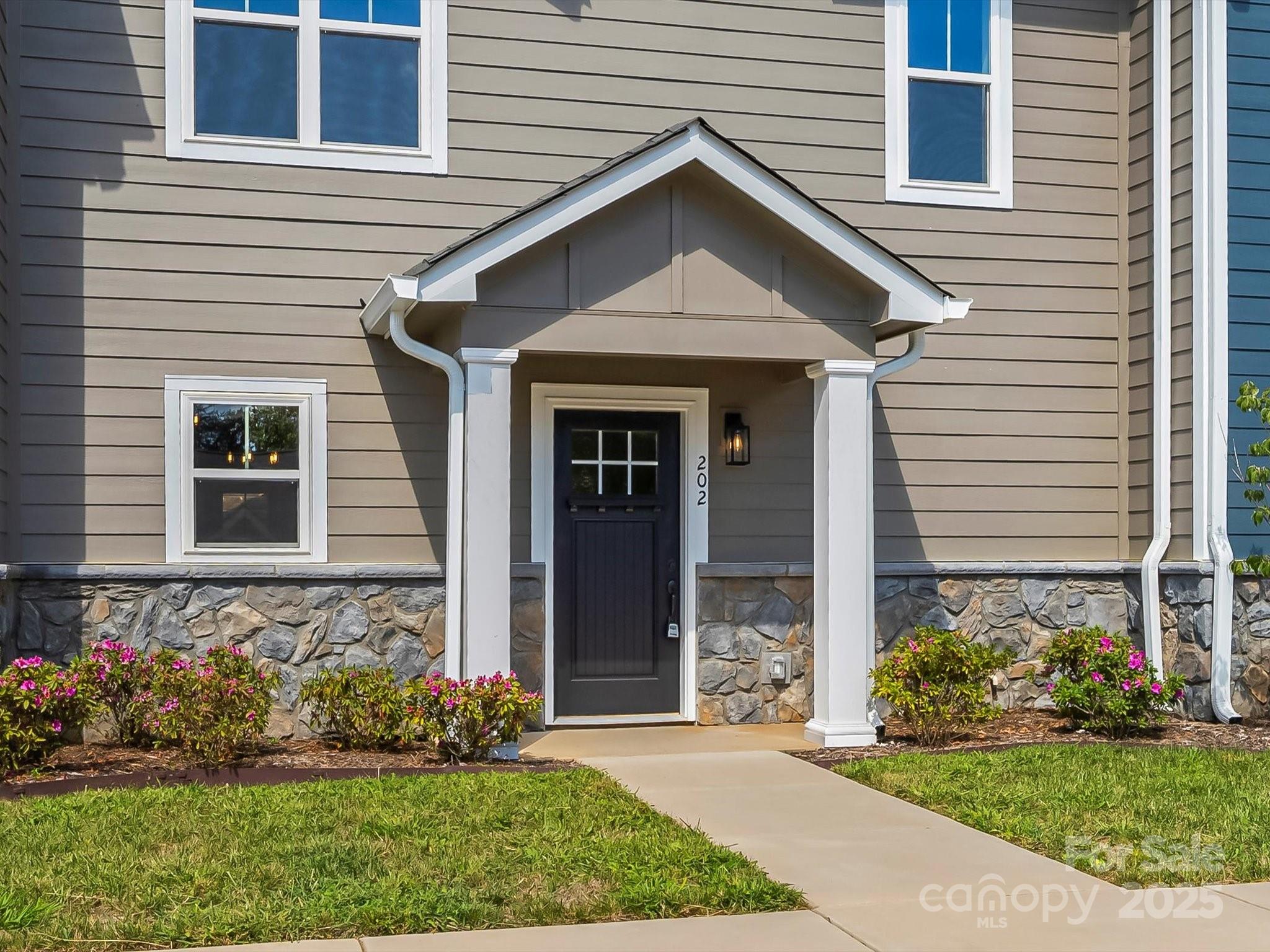 202 Beacon Avenue Morganton, NC 28655 - Photo 2 of 34