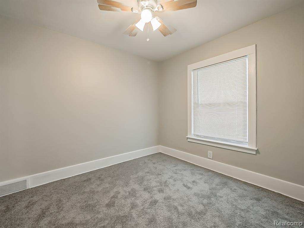 245 South Edith Street Pontiac, MI 48342 - Photo 17 of 30