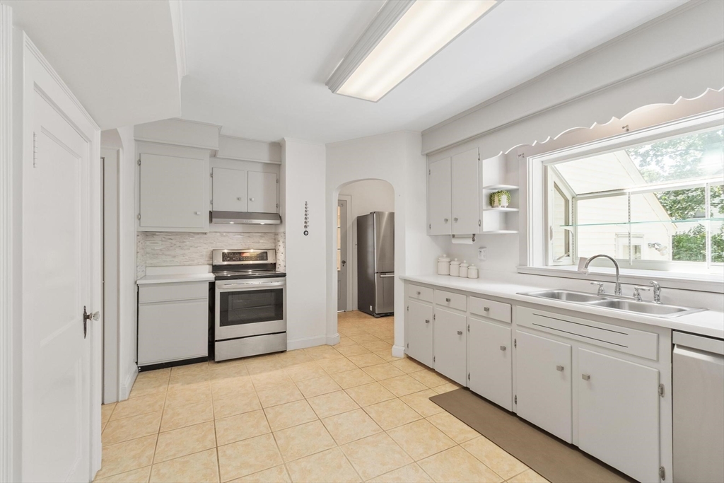 45 Grandview Road Arlington, MA 02476 - Photo 13 of 42