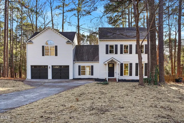 $585,000 | 2600 New Oxford Drive, Apex, NC 27539