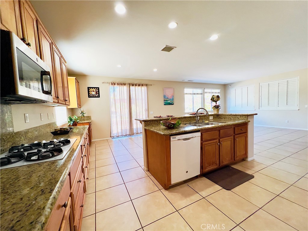 17231 Greentree Drive Riverside, CA 92503 - Photo 19 of 52 Gallery Image 19