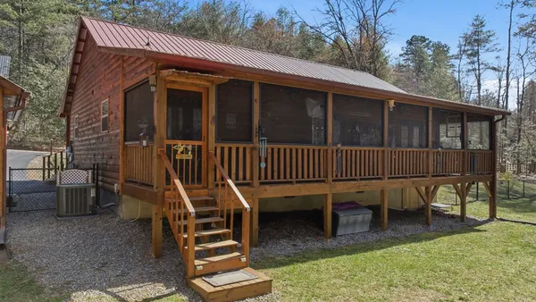 $425,000 | 305 Woodcrest Drive, Murphy, NC 28906