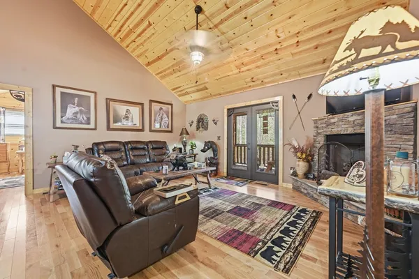 $425,000 | 305 Woodcrest Drive, Murphy, NC 28906