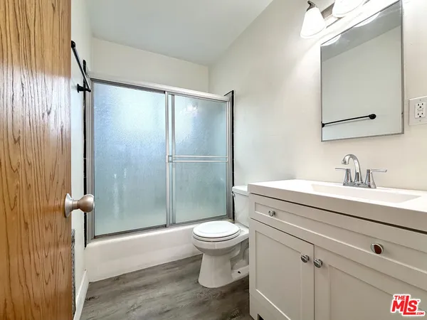$1,950 | 1346 South Cochran Avenue, Unit 7, Los Angeles, CA 90019